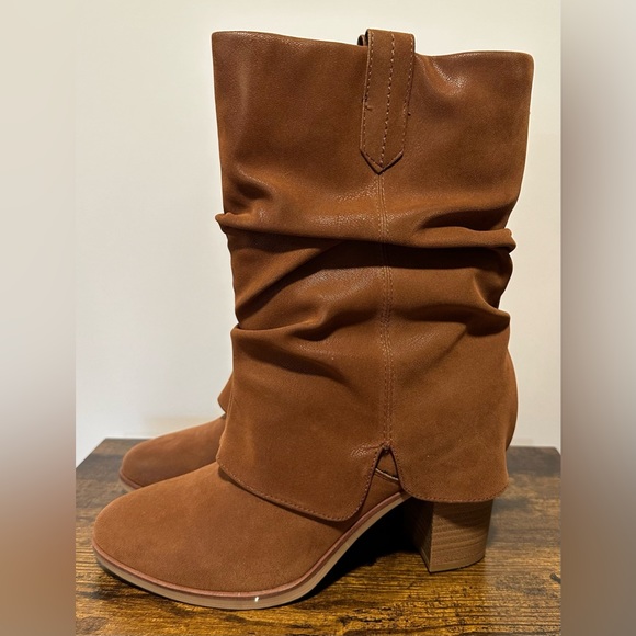 MIA Women’s Dani Foldover Boots NWT Sizes 6.5 & 8 - Picture 1 of 9